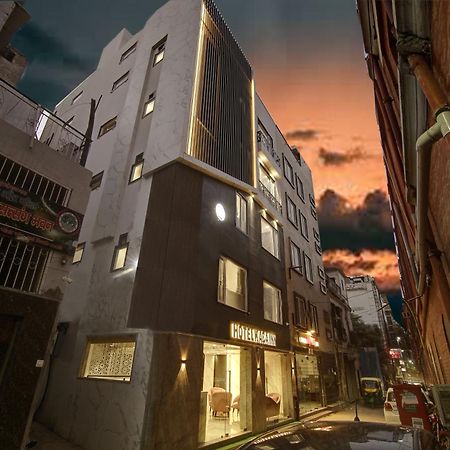 Hotel Kaca Inn-By Haveliya Hotels- Traveller'S Choice Award Winner 2025 Нью-Дели Экстерьер фото