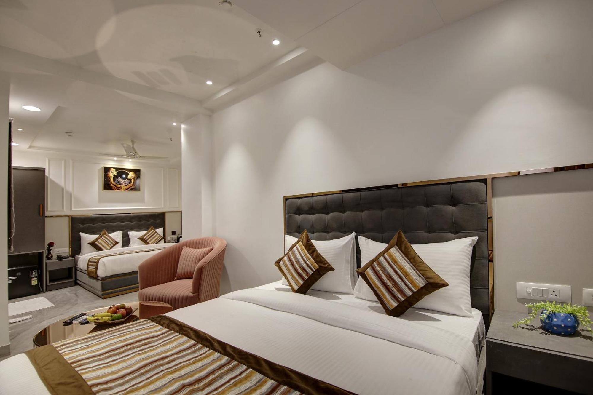 Hotel Kaca Inn-By Haveliya Hotels- Traveller'S Choice Award Winner 2025 Нью-Дели Экстерьер фото