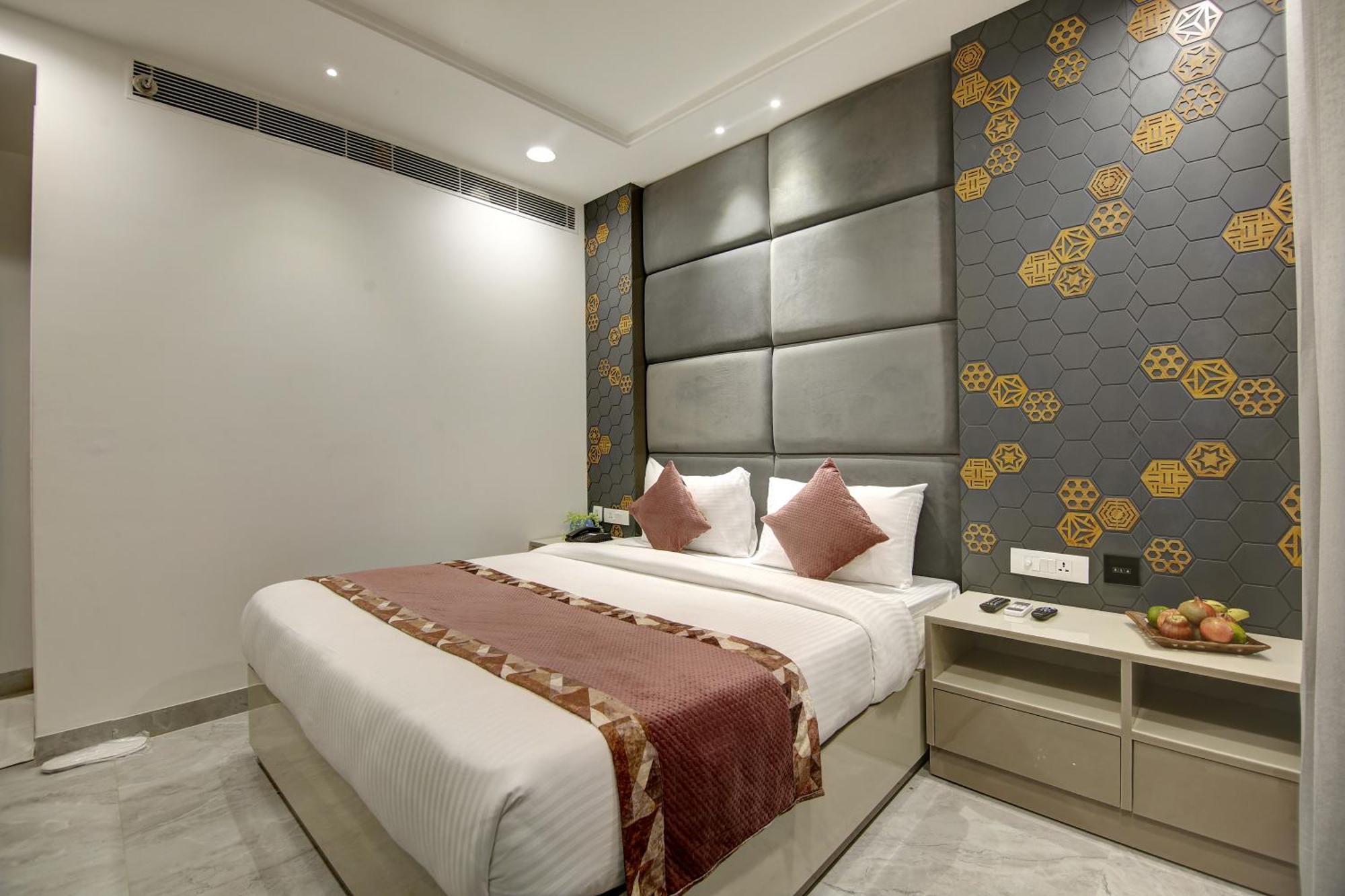 Hotel Kaca Inn-By Haveliya Hotels- Traveller'S Choice Award Winner 2025 Нью-Дели Экстерьер фото