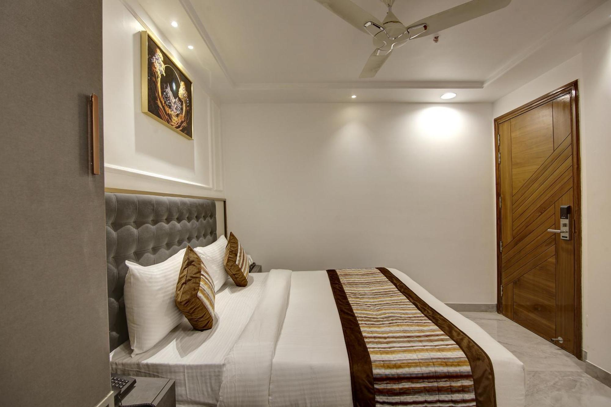 Hotel Kaca Inn-By Haveliya Hotels- Traveller'S Choice Award Winner 2025 Нью-Дели Экстерьер фото